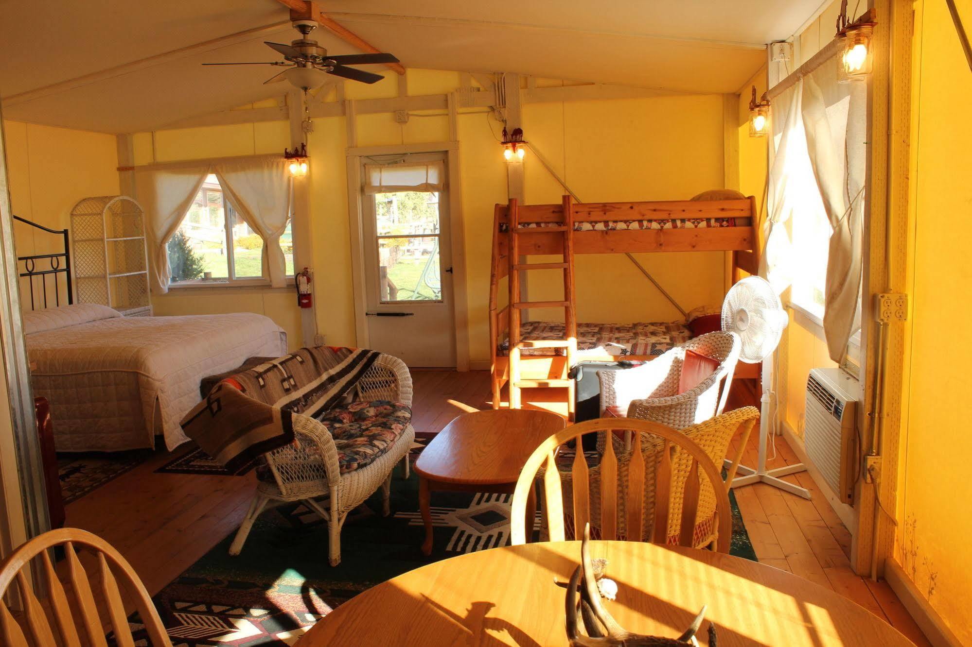 Hotel K3 Guest Ranch Cody Zewnętrze zdjęcie